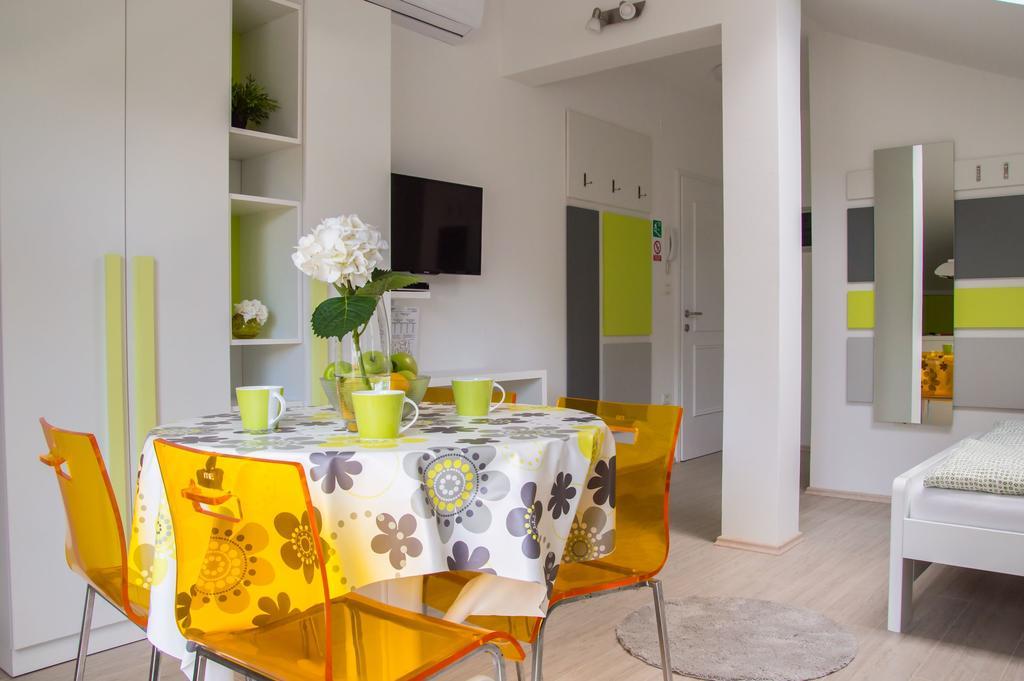 Apartments Punta by Sea Umag Bagian luar foto