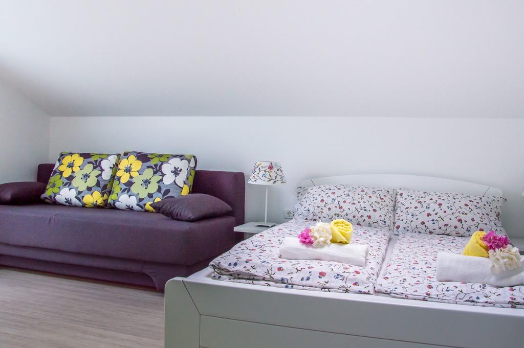 Apartments Punta by Sea Umag Bagian luar foto