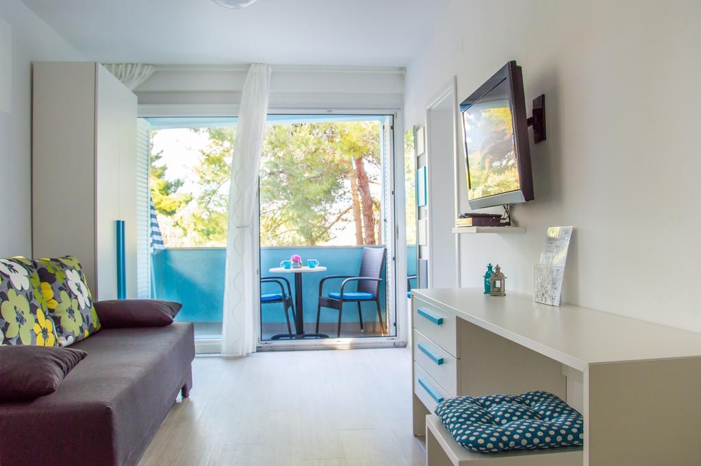 Apartments Punta by Sea Umag Bagian luar foto