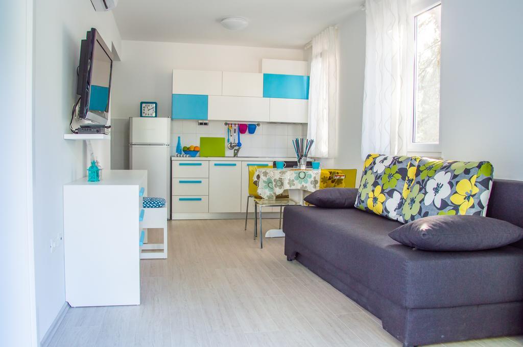 Apartments Punta by Sea Umag Bagian luar foto