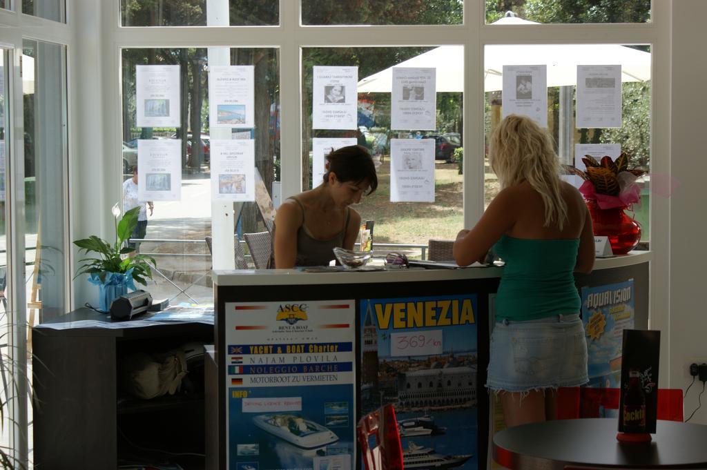 Apartments Punta by Sea Umag Bagian luar foto