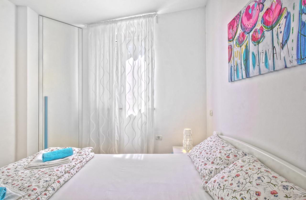 Apartments Punta by Sea Umag Bagian luar foto